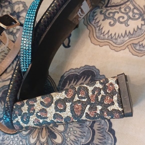 BETSEY JOHNSON Graviti Embellished Leopard Print Block Heel Sandal Size 7.5 NEW - Picture 12 of 14